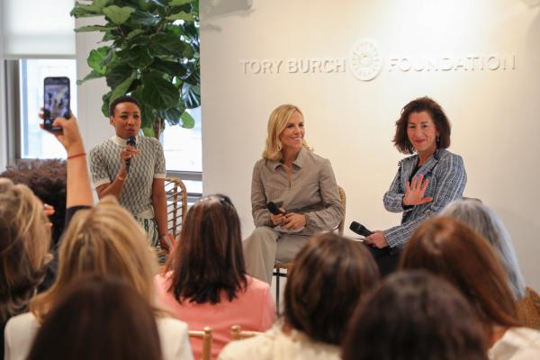 Secretary Raimondo and American fashion designer Tory Burch host a fireside chat about the federal resources available to help women entrepreneurs access capital and expand their reach to more customers. 