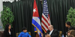 Secretary Pritzker (center left) meets with Cuban Foreign Trade and Investment Minister Malmierca (center right)