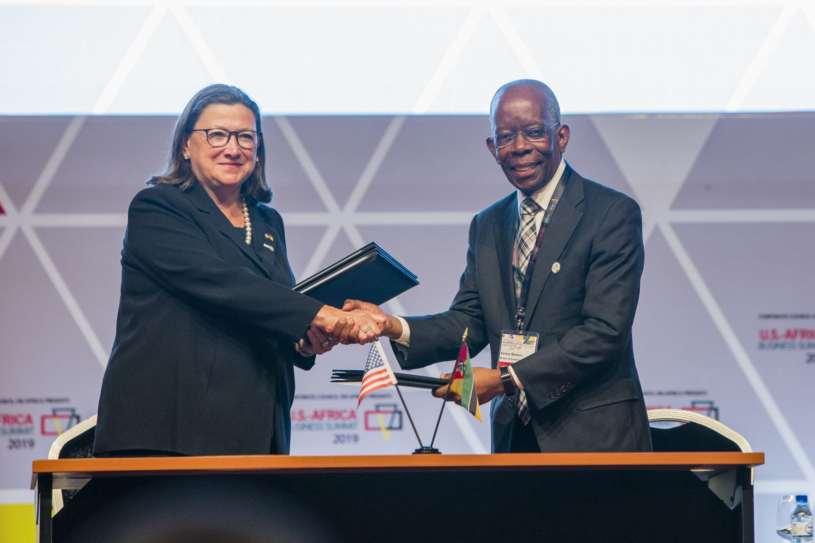 Deputy Secretary Kelley witnesses the historic final investment