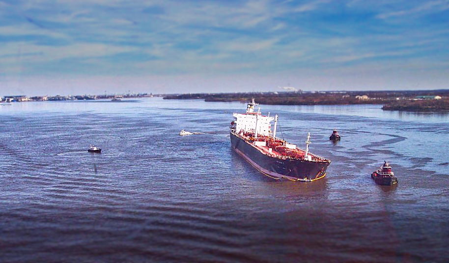 athosshiplistingoilspilldelawareriver_noaa_original.jpg U.S