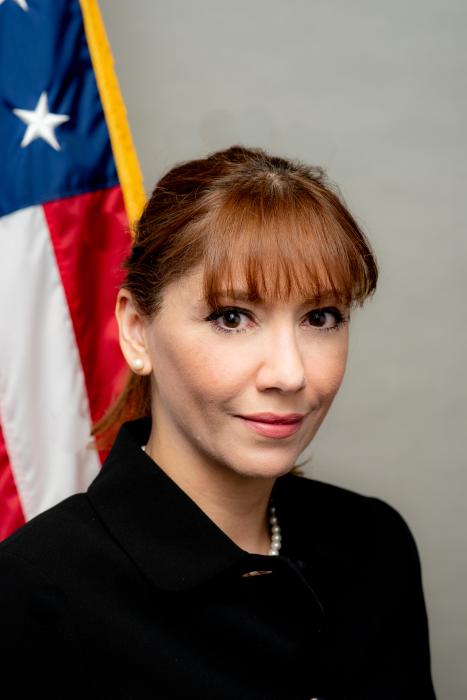 Nazak Nikakhtar