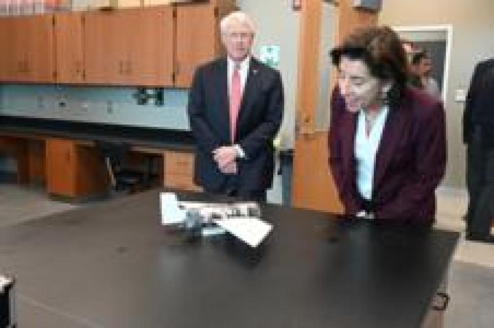 Senator Wicker and Secretary Raimondo at the University of Southern Mississippi (USM) Marine Research Center in Gulfport. 