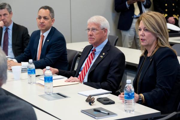 Deputy Secretary Graves and Sen. Wicker participate in a roundtable with a number of Mississippi HBCUs