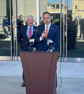 Deputy Secretary Graves and Senator Wicker Graves and Wicker deliver remarks to celebrate Mississippi’s $32 million BIP grant award 