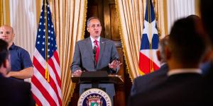 Deputy Secretary Graves joins Puerto Rico Governor Pierluisi and formally announces the Puerto Rico Economic Dialogue during a brief press conference.